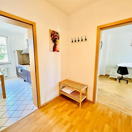 Stoetteritz - 3 - 6 People - 4 Beds - Balcony - Great Public Transport 11 Minutes To The *